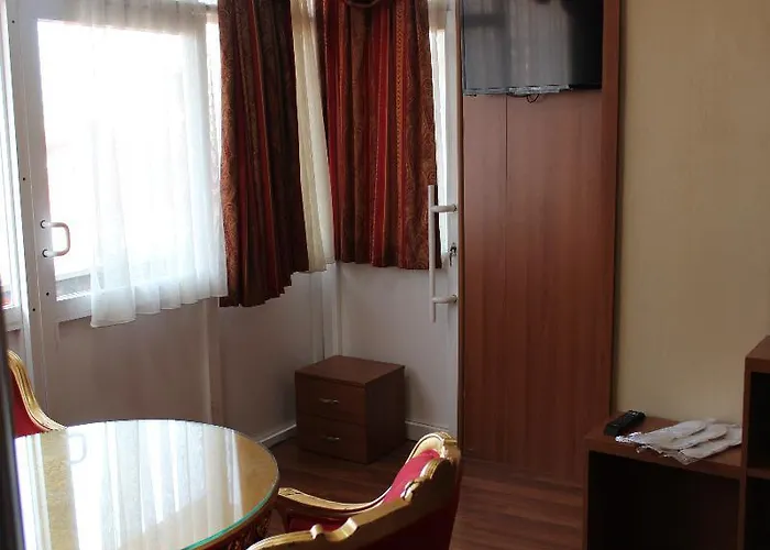 Aquarium Hotel 3*