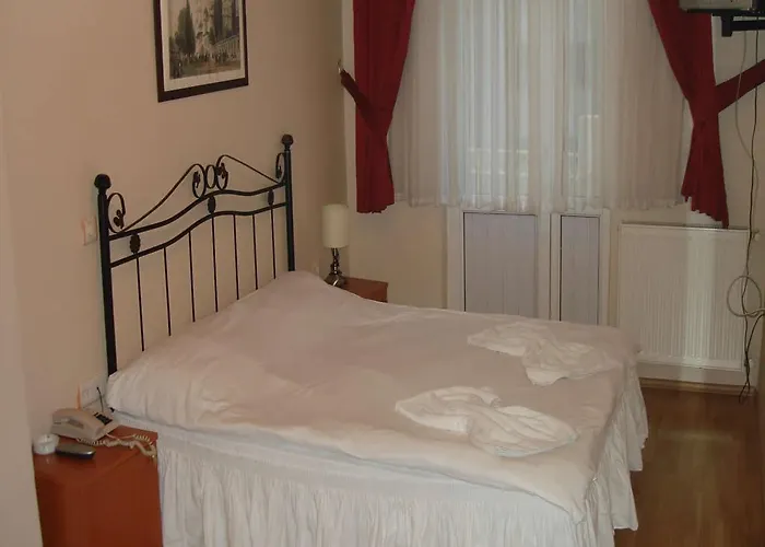 Aquarium Hotel 3*